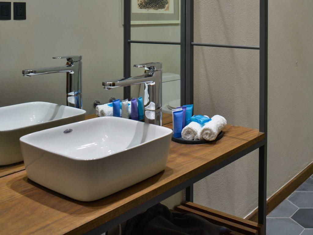 克里欧酒店 克雷塔罗 外观 照片 Bathroom