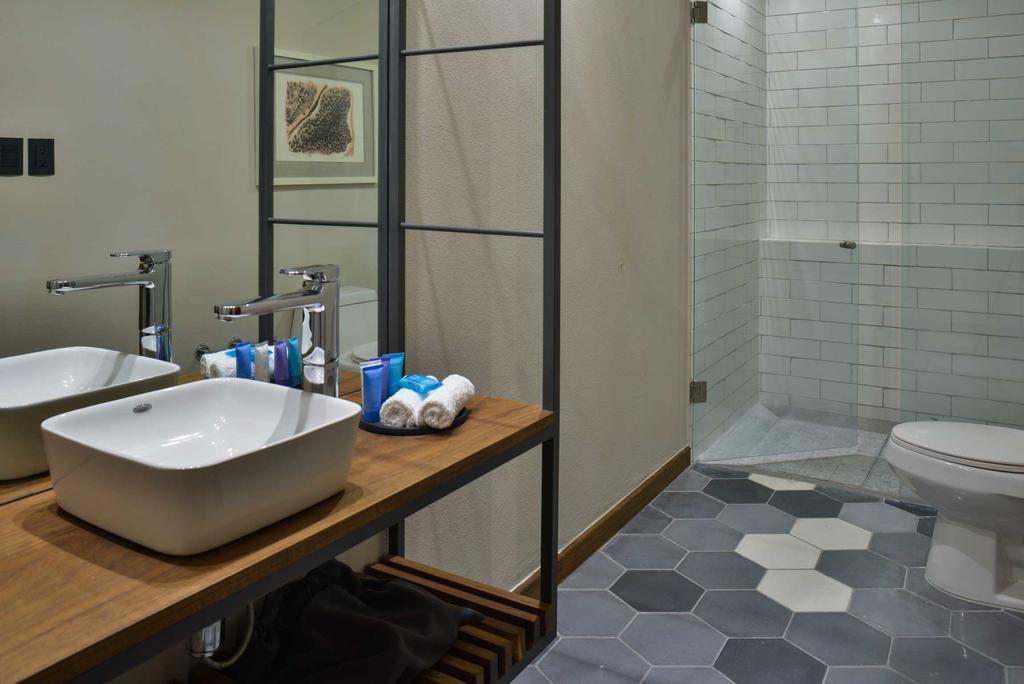 克里欧酒店 克雷塔罗 外观 照片 Bathroom